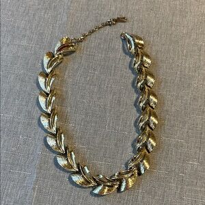 Elegant Costume Choker Gold Leaf Necklace